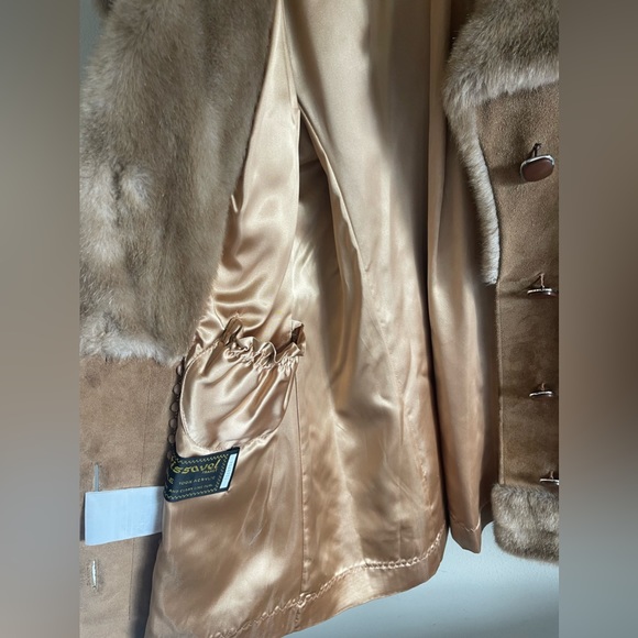 Vintage Womans Tissavel Fur Coat - France - Picture 6 of 8